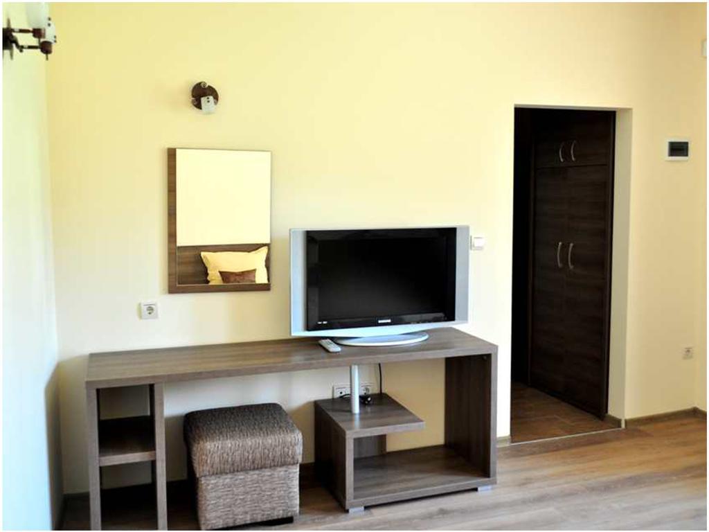 Yustina Villas Guest House Rum bild